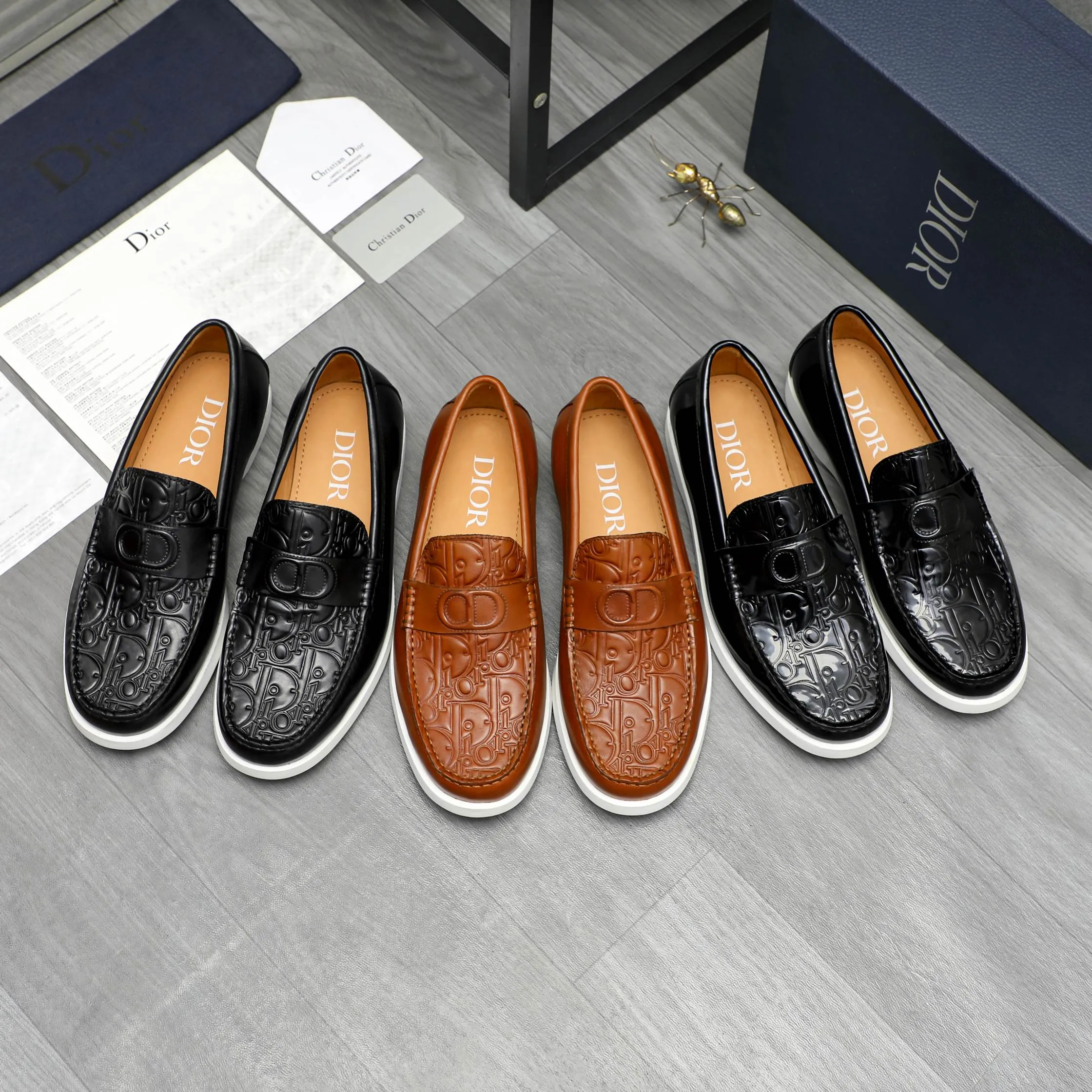 Men's shoes 💰460 Product trademark: Dior "Dior" casual slip-on leather shoes Regular size: 39-44 Product material: Selected cowhide embossed upper, cowhide lining, rubber outsole